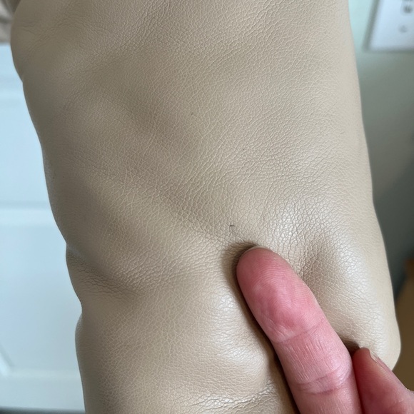 Abercrombie & Fitch Light Tan Vegan Leather Mini Puffer Jacket - Picture 12 of 12